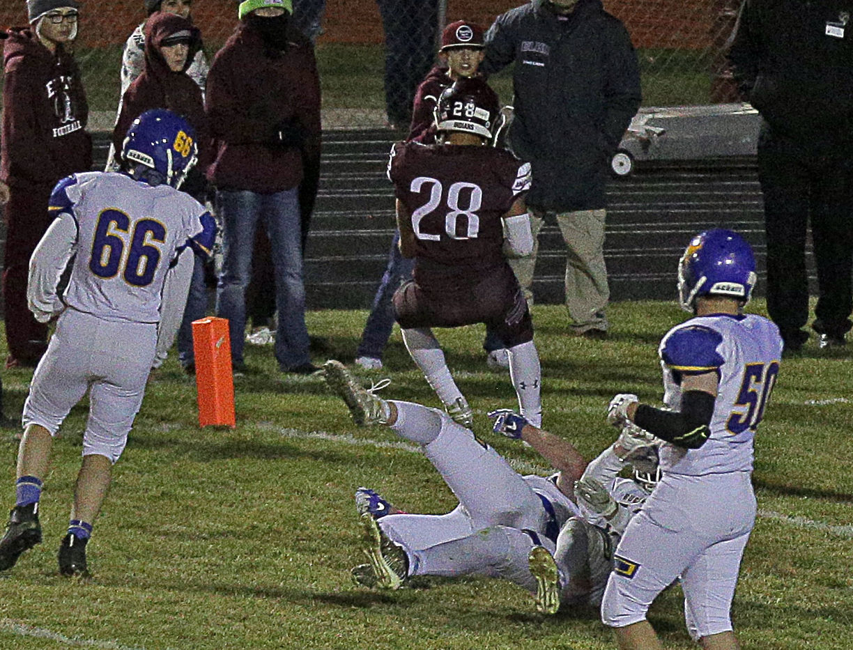 Lowry at Elko Football 29.jpg